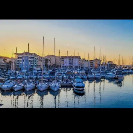 Joli 1km De La * Fréjus